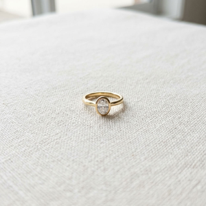 Anillo de Compromiso de Oro de 14K con Diamante Cultivado en Laboratorio de Corte Ovalado, Engaste en Bisel, Joyería de Boda Moderna con Certificación IGI para Mujer - Product Image 4