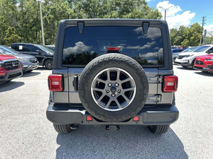 Jeep Turbo AWD Negro Brillante 2022 con Llantas de Aleación R18, Asientos de Tela, Sistema de Navegación, Asientos con Calefacción, Arranque Remoto, ACC, Volante a la Izquierda - Product Image 3