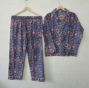 Ensemble de pyjama d'été élégant en coton imprimé à la main pour femme, motif floral, col cranté, coupe décontractée, long - Product Image 1