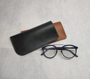Étuis de protection pour lunettes de lecture en cuir synthétique vegan PU, option d'emballage personnalisé avec logo, doublure en velours - Product Image 3