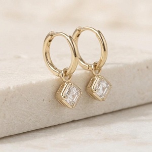 ต่างหูเพชรทรง Asscher ขนาด 2.00 กะรัต รับรองโดย IGI สี F ความสะอาด VVS2 เพชรเพาะเลี้ยงในห้องปฏิบัติการ ตัวเรือนทองคำขาว 18K สำหรับผู้หญิง - Product Image 2