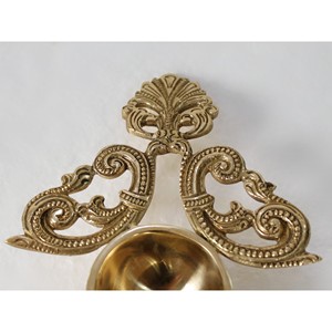 Exótica Lámpara Diya de Latón de Diseño Hecha a Mano en India, Artículo de Decoración para el Hogar, Hecho a Mano en India, Modelo MIU793 - Product Image 1