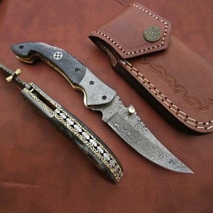 Couteau de poche pliant artisanal en acier Damas avec manche en bois classique, couteau de camping EDC pour l'extérieur - Product Image 1