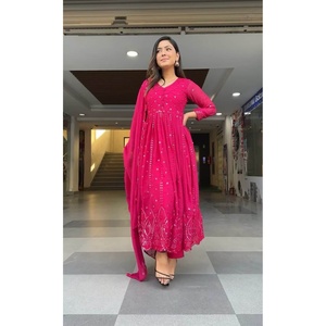 VESTIDO DE TRABAJO BORDADO DE GEORGETTE A LA MODA CON DUPATTA ROSA - Product Image 1