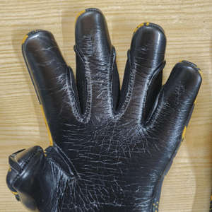 Gants de gardien de but personnalisés, fabriqués en usine, bon marché, professionnels, antidérapants, en caoutchouc et latex, pour le football. - Product Image 4