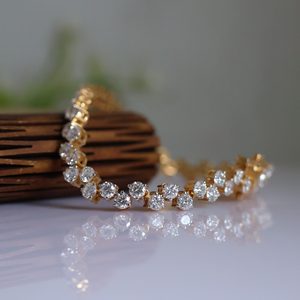 Bracelet tennis en diamants taille ronde en or jaune, bijou de poignet élégant et luxueux, bracelet de mariée minimaliste, cadeau d'anniversaire - Product Image 2