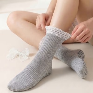 Chaussettes courtes pour femmes avec nœud en dentelle, semelle antidérapante à pois, en coton et fibre de bambou, style élégant, pour le quotidien au printemps - Product Image 6