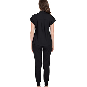Conjunto de uniforme médico personalizado para mujer, negro, con blusa de manga corta y pantalones jogger, de tejido de poliéster, para hospital, con detección de agujas - Product Image 2