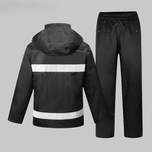 Ensemble imperméable noir en PVC pour homme avec bandes réfléchissantes et capuche – Vêtements de travail et de pluie réfléchissants – Vente en gros - Product Image 2