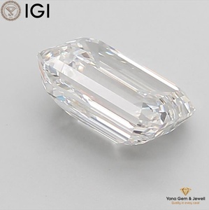 Diamante Cultivado en Laboratorio con Certificación IGI, Corte Esmeralda, 3.00 Quilates, Claridad VVS1, Color E, para Anillo de Aniversario - Product Image 3