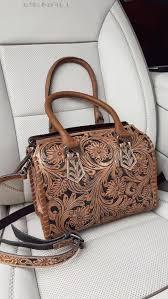 Bolsa de Viaje Deportiva de Lujo, Diseño 2026, Estilo Vintage, con Grabados Florales Hechos a Mano, 100% Cuero Genuino, Hecha a Mano - Product Image 4