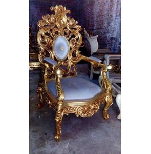 Sillón Individual de Lujo con Acentos Reales y Estructura de Madera Maciza Tallada a Mano para una Decoración Elegante de la Sala de Estar - Product Image 1