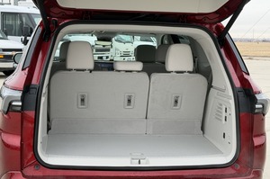 Nuevo Buick Enclave Avenir 2026 Premium Deluxe, SUV con Tracción en las Cuatro Ruedas, Transmisión Automática Turbo y Techo Panorámico - Product Image 2
