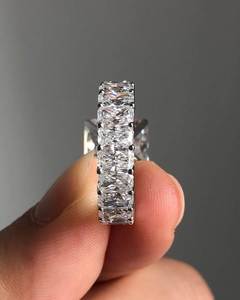 Anillo de Compromiso Unisex de Oro Sólido de 18K con Diamante Cultivado en Laboratorio, Corte Esmeralda, VVS, Banda de Eternidad Completa Radiante, Conjunto de Joyería Fina - Product Image 2