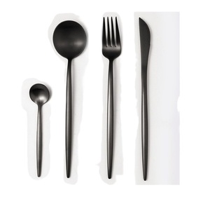 Juego de Cubiertos de Acero Inoxidable de Lujo, Reutilizables, Elegantes, Personalizados, Únicos, de Alta Gama, en Negro Mate - Product Image 1
