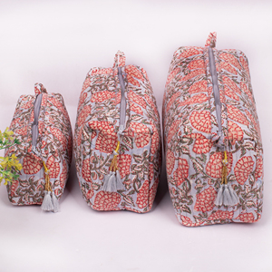 Bolsa de Maquillaje Portátil Grande de Algodón Estampado Personalizada, Bolsa de Cosméticos Acolchada de Verano con Patrón de Personajes a la Moda - Product Image 1