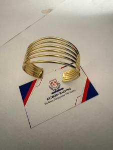 Brazalete de Latón Hecho a Mano con Acabado Personalizado, Textura Metálica, Chapado en Oro, Diseño de Joyería, Nueva Artesanía Étnica India - Product Image 3