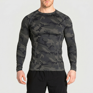 T-shirt de compression camouflage pour homme, col rond, coupe ajustée, pour le yoga, le sport, le fitness et l'entraînement, haut de protection anti-UV - Product Image 1