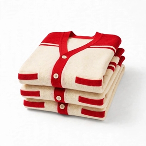 Cárdigan Varsity Personalizado para Mujer, Color Crema Carmesí, Cuello en V, Abotonado, Estilo Años 80, Inspirado en las Hermandades, Preppy a Rayas - Product Image 5