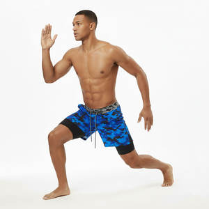 Short de sport pour homme à séchage rapide en maille 95% polyester, logo personnalisé OEM, cordon de serrage, double couche 2 en 1 - Product Image 2