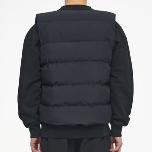 Chaleco acolchado de plumón de pato para hombre con logotipo personalizado, chaqueta de invierno plegable de color sólido para venta al por mayor. - Product Image 4