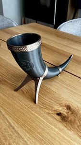 Cuerno de Beber Tradicional Alemán Vikingo con Diseño Impreso, una Fusión de Herencia y Artesanía Moderna, Cuerno de Beber Tradicional - Product Image 5