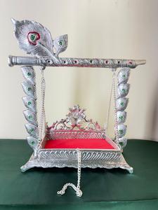 Jhoola de mariage élégante et traditionnelle, décorative, pour la décoration de scène de cérémonie de mariage, les lieux d'événements, les célébrations et la mise en place. - Product Image 3
