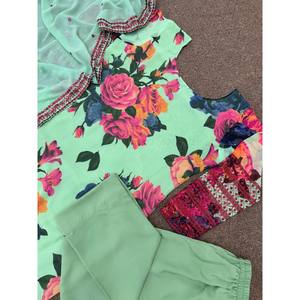 Magnifique ensemble Top-Pent et Dupatta avec un imprimé numérique fantaisie, taille XL - Product Image 5