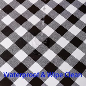 Nappe en vinyle résistante avec envers en flanelle, imperméable - Product Image 2