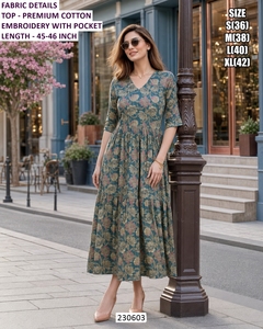 Traje Tradicional de Algodón para Mujer, Estilo Diwali, Largo hasta el Suelo, Marca Aab E Noor - Product Image 1