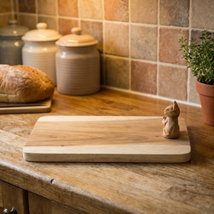 เขียงชีสไม้สักเกรดอาหารสำหรับแมวบ้าน รุ่น SFood Grade Suar Wood Cheese Board Relax Cat ขนาดเล็ก ทำจากไม้ธรรมชาติ ไม่เคลือบเงา เหมาะสำหรับเสิร์ฟ - Product Image 2