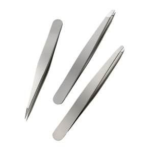 Pince à épiler professionnelle de luxe en acier inoxydable pour femmes et hommes - Outil léger pour l'épilation des sourcils et des poils incarnés du visage - Product Image 1