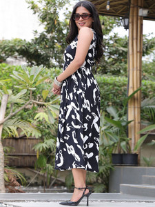 Vestido Midi Elegante con Adornos Hechos a Mano, Ecológico, con Diseño de Capas Ligeras y Fluidas para Eventos Formales de Noche - Product Image 2