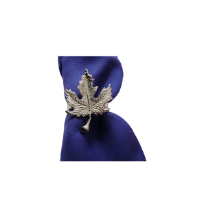 Anillo de servilleta con diseño de hoja de arce atractivo HECHO DE servilletero de metal soporte de tejido para servilletero de hogar y Hotel de Venta caliente - Product Image 1