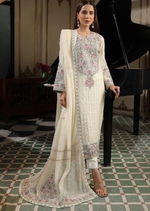 Ensemble 3 pièces pour femmes : Kurta brodé en soie avec pantalon et dupatta – Tenue décontractée ou formelle - Product Image 1