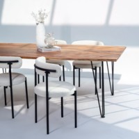 Table à manger en bois d'acacia Vandana Aureo Arista avec un design contemporain solide et fait main