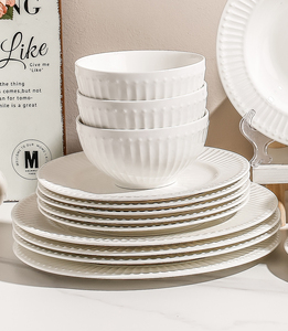 Service de table élégant couleur ivoire en porcelaine de qualité supérieure, assiettes de service élégantes, bols décoratifs, tasses à thé de luxe, plateau à soupe - Product Image 6