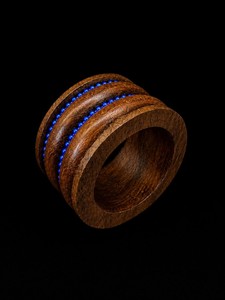 Anillo para Servilletas de Madera de 5 cm de Ancho, Diseño Moderno con Incrustaciones de Cuentas Azules - Product Image 1