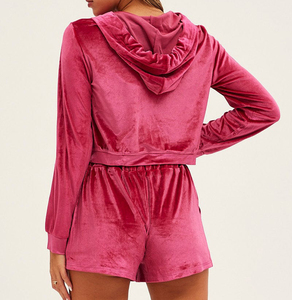 Ensemble décontracté 2 pièces personnalisé pour femme en polyester/coton, collection été, vente en gros, ensemble sweat à capuche et short en velours - Product Image 3