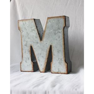 Lettre personnalisée en acier galvanisé de 12 pouces avec bordure en bois, alphabet métallique vintage à suspendre au mur pour la signalisation de bar, café, boutique - Product Image 3