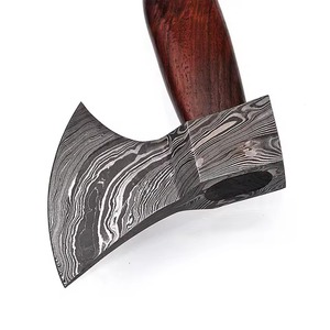 Hache en acier Damas forgée à la main avec manche en bois, pour la survie en plein air et la chasse. Hache en acier Damas à vendre à bas prix. - Product Image 1