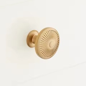 Manijas de Puerta de Metal Pulido, Resistentes, para Interiores y Exteriores, Herrajes Decorativos - Product Image 1