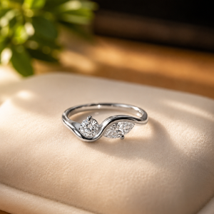 Bague de fiançailles en argent sterling 925 avec deux pierres en moissanite certifiée GRA, taille brillant rond et taille marquise - Product Image 1