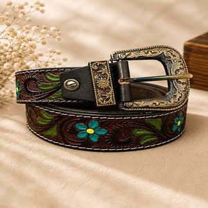 Cinturón de cuero genuino hecho a mano con diseño floral pintado a mano, cinturón vaquero unisex de cuero occidental con hebilla floral de latón de lujo. - Product Image 1