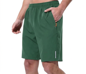 Shorts d'entraînement décontractés pour hommes, ajustables, anti-transpiration, taille élastique mi-haute, motif uni, légers - Product Image 1