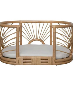 Un refugio acogedor para tu mascota que ofrece a tu compañero peludo un lugar cálido y relajante para descansar. Cama de ratán para mascotas. - Product Image 3