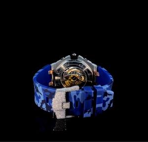 Montre chronographe sertie de diamants avec bracelet camouflage bleu, lunette et cadran entièrement pavés, montre de luxe personnalisée - Product Image 3
