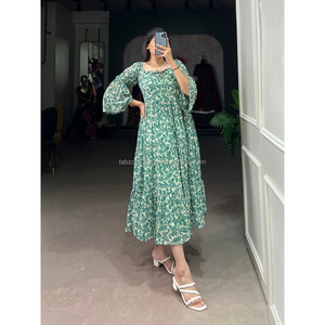 Vestidos casuales clásicos cómodos de una línea Estrecho en la parte superior y gradualmente ensanchado en la parte inferior - Product Image 1