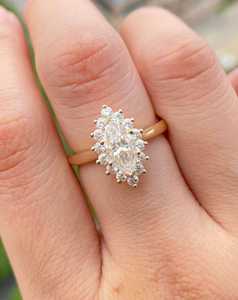Bague Classique Florale en Or Massif 18K avec Diamant de Laboratoire Taille Marquise 2.01CT, Idéale pour Cadeau Romantique ou Fête, pour Charmes de Mariée - Product Image 1