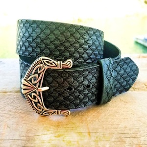 Cinturón de Cuero Hecho a Mano con Grabado de Escamas de Dragón, Diseño Único, Cinturón de Cuero Estilo Western para Hombres y Mujeres - Product Image 2